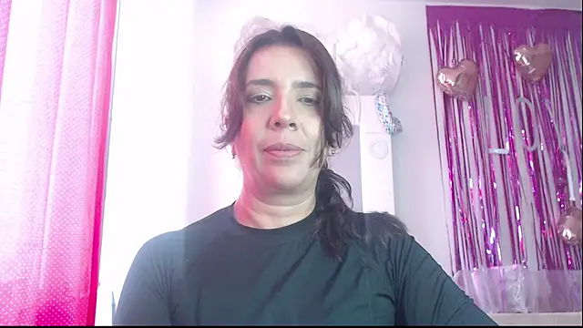 Snapshot of Victoria_meester chatting on 02.22.25 Victoria meester online show from 02.22.25