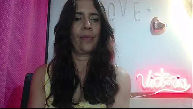 Snapshot of Victoria_meester chatting on 03.04.25 Victoria meester online show from 03.04.25
