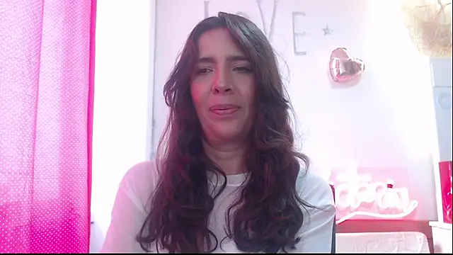 Snapshot of Victoria_meester chatting on 03.08.25 Victoria meester online show from 03.08.25