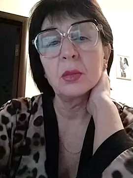Snapshot of AlbinaXPretty chatting on 12.03.24 AlbinaXPretty online show from 12.03.24