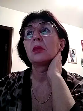 Snapshot of AlbinaXPretty chatting on 12.07.24 AlbinaXPretty online show from 12.07.24