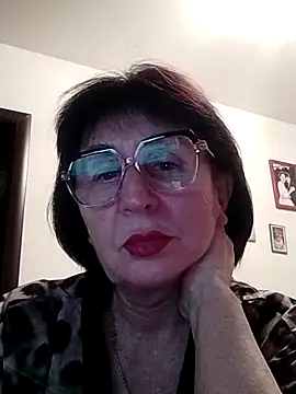 Snapshot of AlbinaXPretty chatting on 12.14.24 AlbinaXPretty online show from 12.14.24