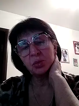 Snapshot of AlbinaXPretty chatting on 12.14.24 AlbinaXPretty online show from 12.14.24