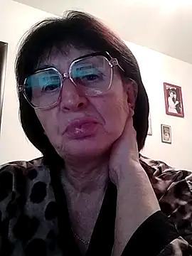 Snapshot of AlbinaXPretty chatting on 12.15.24 AlbinaXPretty online show from 12.15.24
