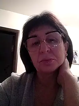 Snapshot of AlbinaXPretty chatting on 12.18.24 AlbinaXPretty online show from 12.18.24