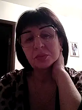 Snapshot of AlbinaXPretty chatting on 12.23.24 AlbinaXPretty online show from 12.23.24