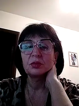 Snapshot of AlbinaXPretty chatting on 12.24.24 AlbinaXPretty online show from 12.24.24