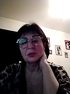 Snapshot of AlbinaXPretty chatting on 12.25.24 AlbinaXPretty online show from 12.25.24
