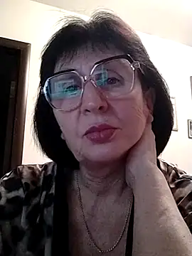 Snapshot of AlbinaXPretty chatting on 12.26.24 AlbinaXPretty online show from 12.26.24