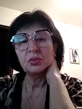Snapshot of AlbinaXPretty chatting on 12.27.24 AlbinaXPretty online show from 12.27.24