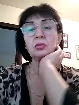 Snapshot of AlbinaXPretty chatting on 12.28.24 AlbinaXPretty online show from 12.28.24