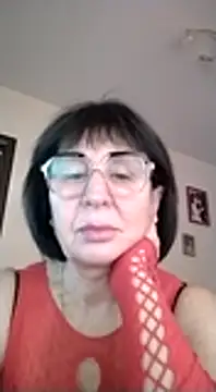 Snapshot of AlbinaXPretty chatting on 12.31.24 AlbinaXPretty online show from 12.31.24