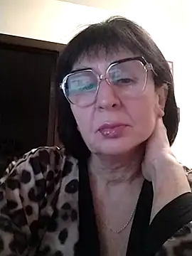 Snapshot of AlbinaXPretty chatting on 01.02.25 AlbinaXPretty online show from 01.02.25