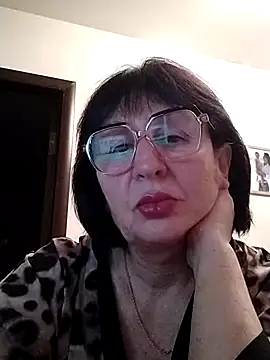 Snapshot of AlbinaXPretty chatting on 01.03.25 AlbinaXPretty online show from 01.03.25