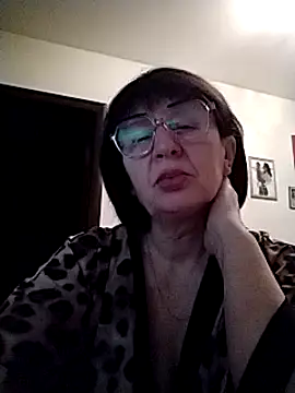 Snapshot of AlbinaXPretty chatting on 01.05.25 AlbinaXPretty online show from 01.05.25