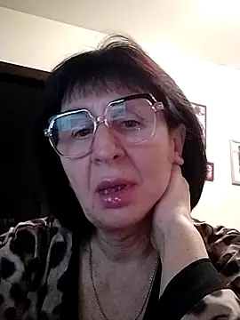 Snapshot of AlbinaXPretty chatting on 01.20.25 AlbinaXPretty online show from 01.20.25