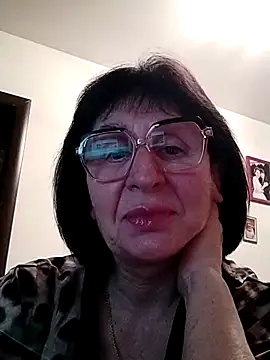 Snapshot of AlbinaXPretty chatting on 01.20.25 AlbinaXPretty online show from 01.20.25