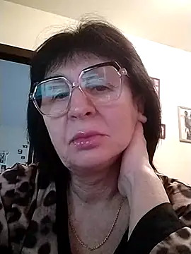Snapshot of AlbinaXPretty chatting on 01.25.25 AlbinaXPretty online show from 01.25.25
