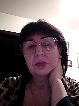 Snapshot of AlbinaXPretty chatting on 01.28.25 AlbinaXPretty online show from 01.28.25