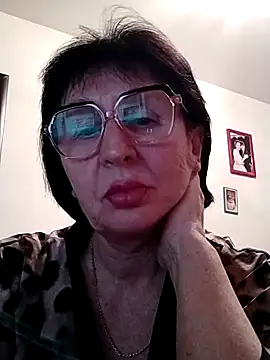 Snapshot of AlbinaXPretty chatting on 02.03.25 AlbinaXPretty online show from 02.03.25