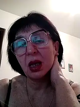 Snapshot of AlbinaXPretty chatting on 02.20.25 AlbinaXPretty online show from 02.20.25