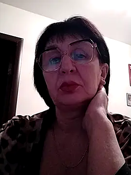 Snapshot of AlbinaXPretty chatting on 02.21.25 AlbinaXPretty online show from 02.21.25