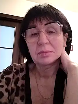 Snapshot of AlbinaXPretty chatting on 03.01.25 AlbinaXPretty online show from 03.01.25