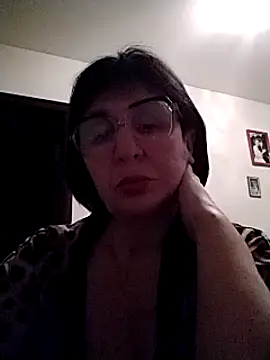Snapshot of AlbinaXPretty chatting on 03.17.25 AlbinaXPretty online show from 03.17.25