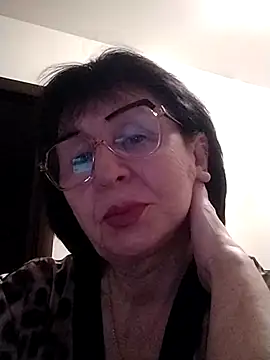 Snapshot of AlbinaXPretty chatting on 03.20.25 AlbinaXPretty online show from 03.20.25
