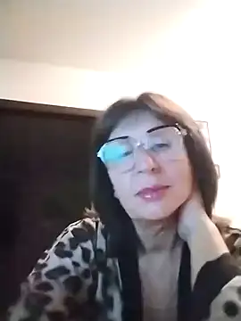 Snapshot of AlbinaXPretty chatting on 09.12.25 AlbinaXPretty online show from 09.12.25