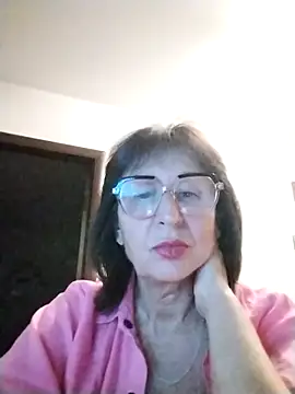 Snapshot of AlbinaXPretty chatting on 09.20.25 AlbinaXPretty online show from 09.20.25