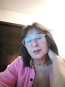 Snapshot of AlbinaXPretty chatting on 09.29.25 AlbinaXPretty online show from 09.29.25