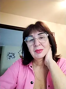 Snapshot of AlbinaXPretty chatting on 10.15.25 AlbinaXPretty online show from 10.15.25