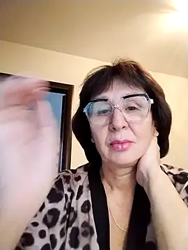 Snapshot of AlbinaXPretty chatting on 10.20.25 AlbinaXPretty online show from 10.20.25