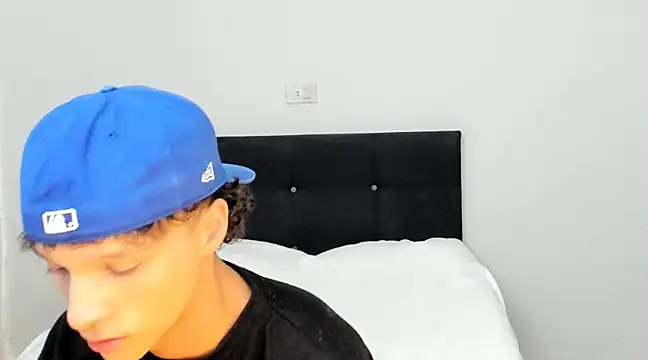 Snapshot of angelcortes chatting on 03.14.25 angelcortes online show from 03.14.25