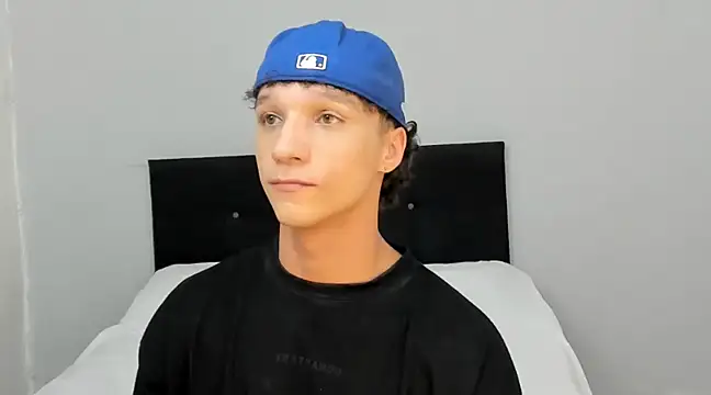 Snapshot of angelcortes chatting on 03.15.25 angelcortes online show from 03.15.25