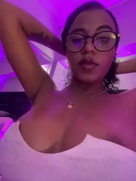 Snapshot of charlotteeruss chatting on 01.11.25 charlotteeruss online show from 01.11.25