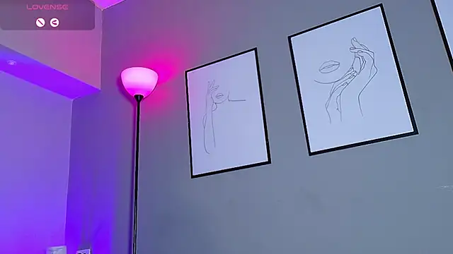 Snapshot of charlotteeruss chatting on 02.20.25 charlotteeruss online show from 02.20.25