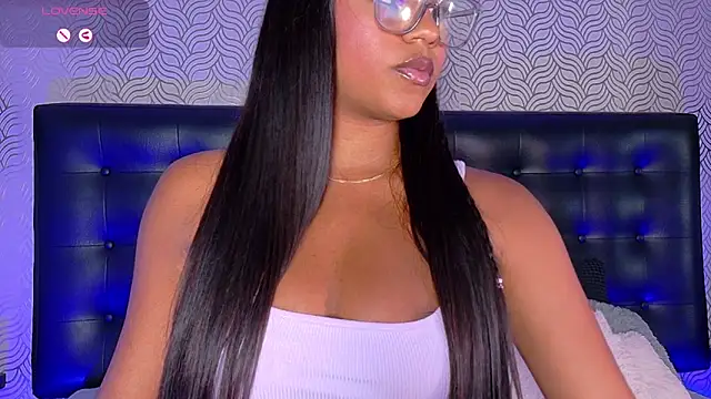 Snapshot of charlotteeruss chatting on 03.18.25 charlotteeruss online show from 03.18.25