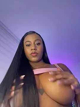 Snapshot of charlotteeruss chatting on 09.21.25 charlotteeruss online show from 09.21.25