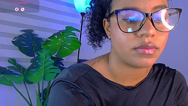 Snapshot of charlotteeruss chatting on 10.31.25 charlotteeruss online show from 10.31.25