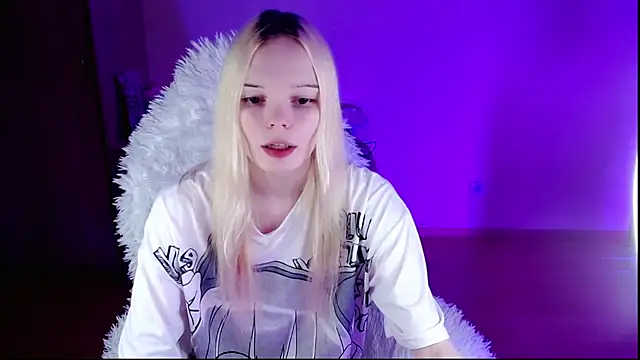 Emily Nyaffee online show from 01.28.25