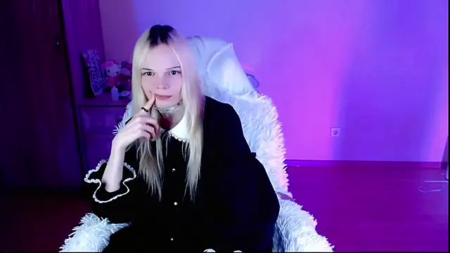 Emily Nyaffee online show from 01.28.25