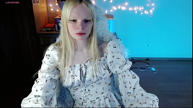 Emily Nyaffee online show from 03.21.25