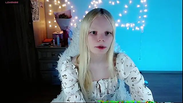 Emily Nyaffee online show from 03.22.25