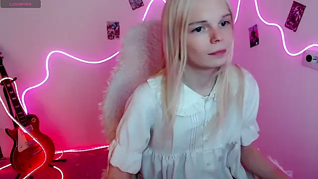 Emily Nyaffee online show from 09.09.25