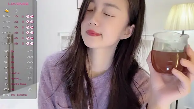 A-xena online show from 02.21.25