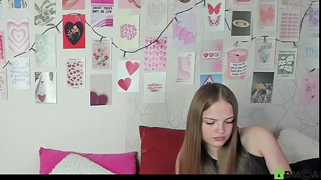 Snapshot of little_radiant_sun chatting on 09.11.25 little radiant sun online show from 09.11.25