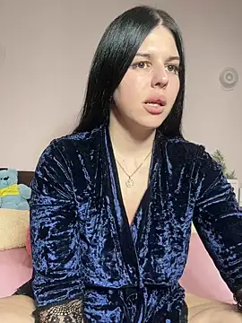 Snapshot of Annatrybebetter chatting on 12.12.24 Annatrybebetter online show from 12.12.24