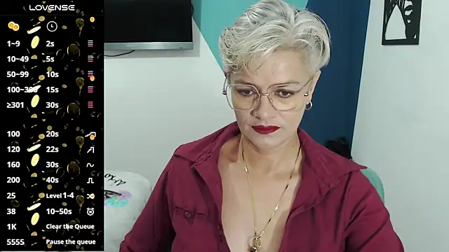 Snapshot of scarlett_paris22 chatting on 03.19.25 scarlett paris22 online show from 03.19.25